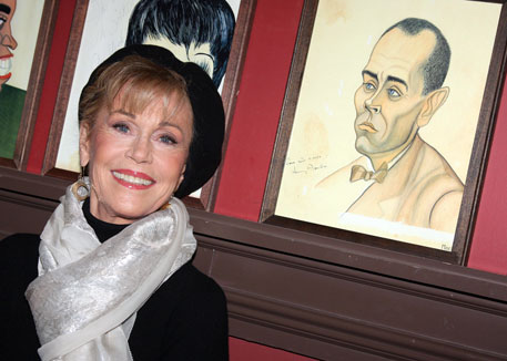 standinginsardisnexttodadscaricatureweb