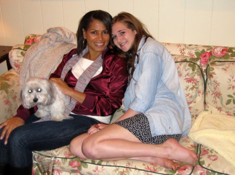 Simone and my goddaughter, Hannah. They seem to like each other, huh? Hannah showed us her sketch book of figures and fashion designs. She's really talented.